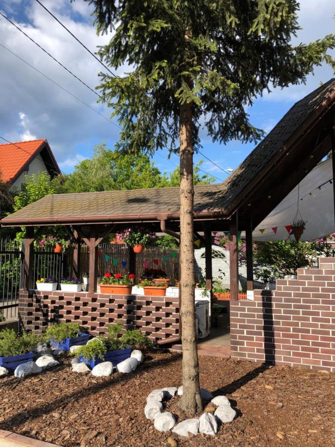 Szumi Las Bed & Breakfast Jozefow  Exterior photo